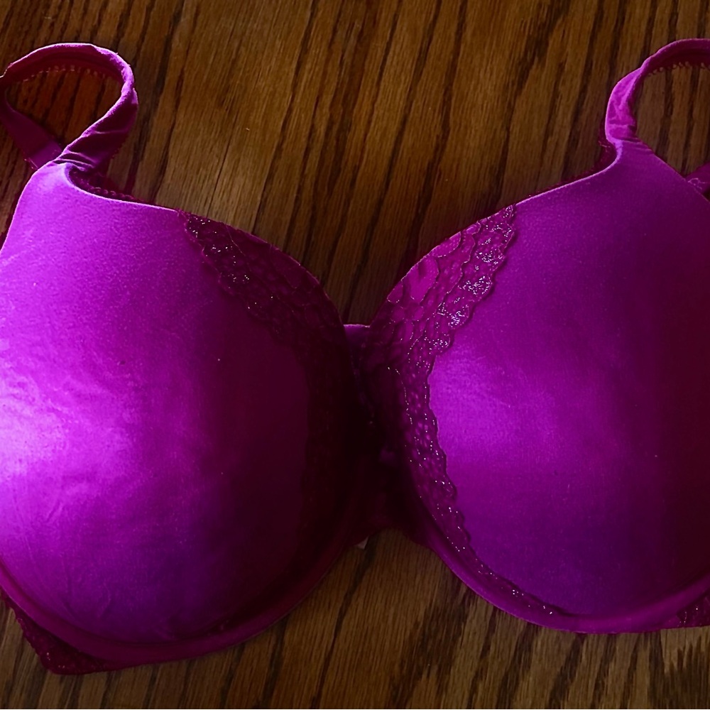Victoria's Secret Fuchsia Lace Bra